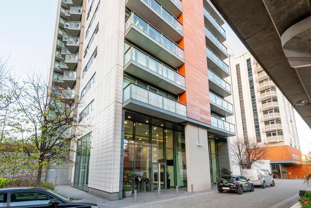 London Skylineviews 2 Bed 2 Bath Flat Near Canary Wharf, O2 & Excel Luaran gambar