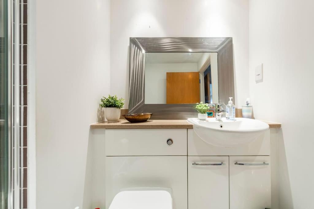 London Skylineviews 2 Bed 2 Bath Flat Near Canary Wharf, O2 & Excel Luaran gambar